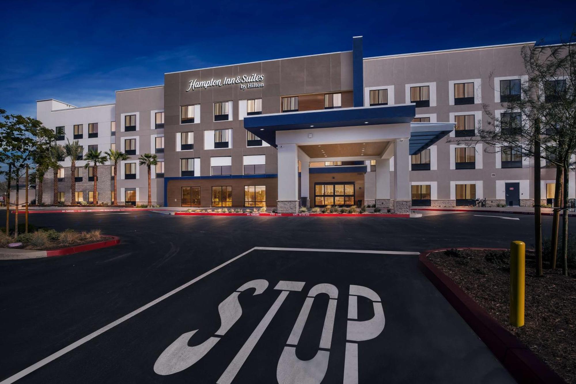 Hampton Inn & Suites Corona, Ca Екстер'єр фото