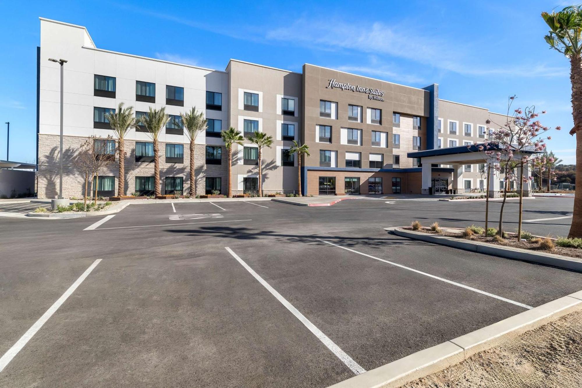 Hampton Inn & Suites Corona, Ca Екстер'єр фото