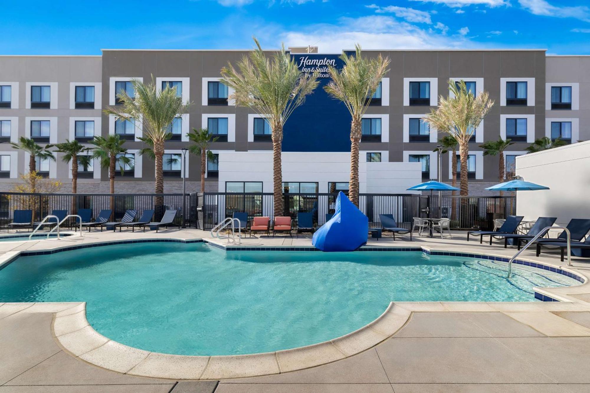 Hampton Inn & Suites Corona, Ca Екстер'єр фото